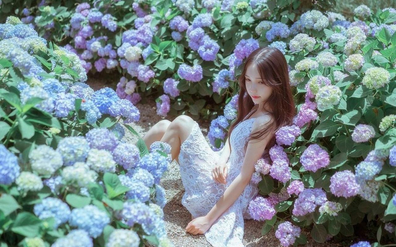 做团扇学“点蓝” 台湾大学生沉浸式体验传统非遗技艺